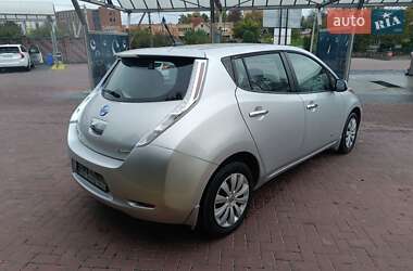 Хетчбек Nissan Leaf 2014 в 