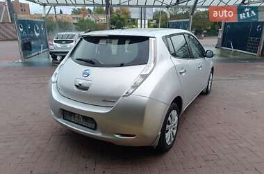 Хетчбек Nissan Leaf 2014 в 