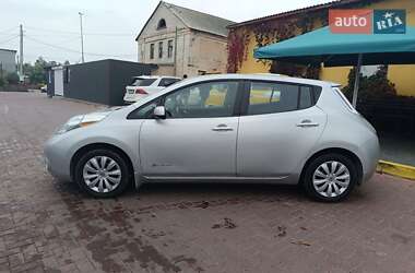 Хетчбек Nissan Leaf 2014 в 