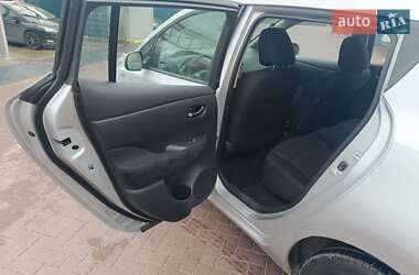 Хетчбек Nissan Leaf 2014 в 