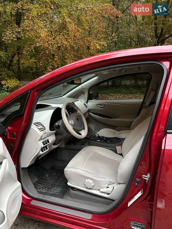 Хэтчбек Nissan Leaf 2011 в Львове фото 6 Хэтчбек Nissan Leaf 2011 в Львове