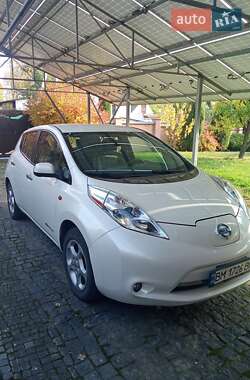 Хэтчбек Nissan Leaf 2014 в Сумах
