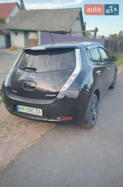Хетчбек Nissan Leaf 2016 в 