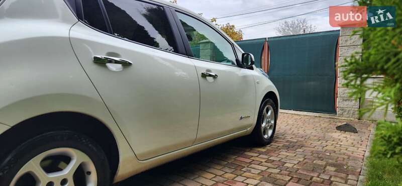 Хэтчбек Nissan Leaf 2014 в Ровно фото 12 Хэтчбек Nissan Leaf 2014 в Ровно