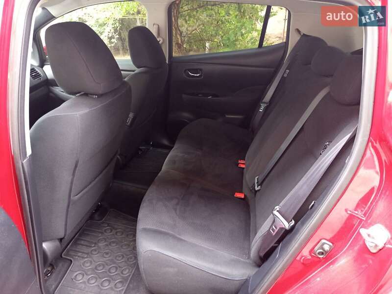 Хэтчбек Nissan Leaf 2015 в Запорожье