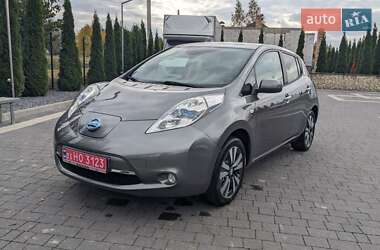 Хэтчбек Nissan Leaf 2013 в 