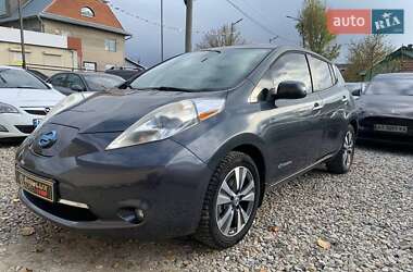 Хэтчбек Nissan Leaf 2013 в 