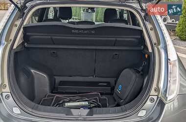 Хэтчбек Nissan Leaf 2013 в 