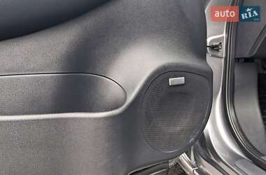Хэтчбек Nissan Leaf 2013 в 
