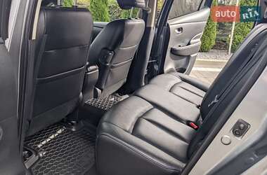 Хэтчбек Nissan Leaf 2013 в 