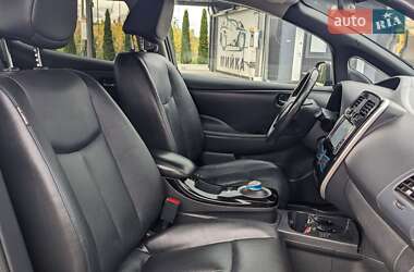 Хэтчбек Nissan Leaf 2013 в 
