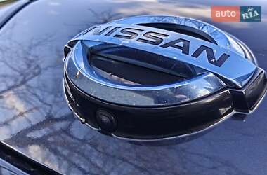 Хэтчбек Nissan Leaf 2014 в 