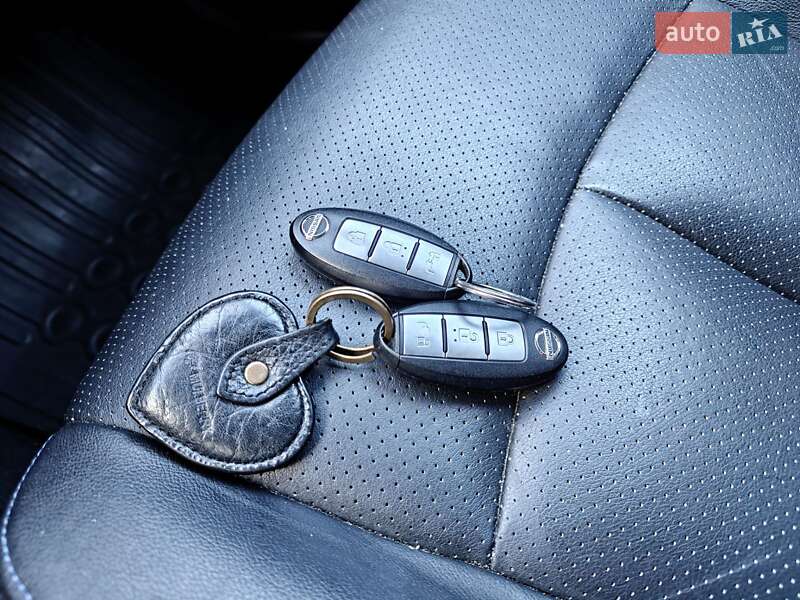 Хэтчбек Nissan Leaf 2014 в Ивано-Франковске