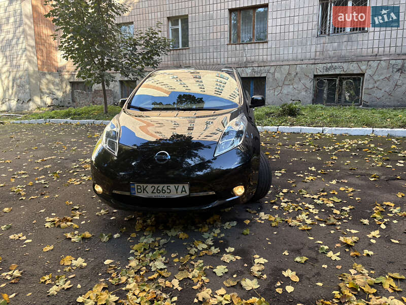 Хэтчбек Nissan Leaf 2012 в Ровно фото Хэтчбек Nissan Leaf 2012 в Ровно
