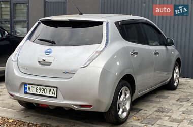 Хэтчбек Nissan Leaf 2011 в 