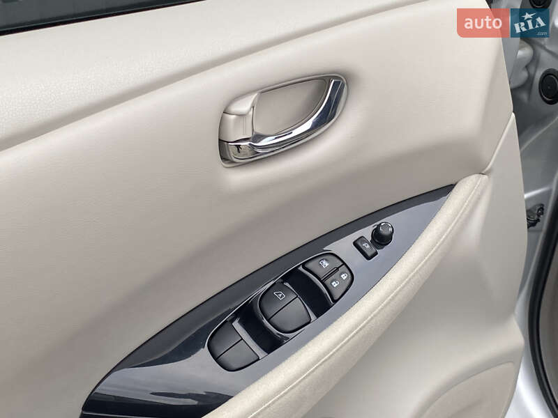 Хэтчбек Nissan Leaf 2011 в Калуше фото 11 Хэтчбек Nissan Leaf 2011 в Калуше