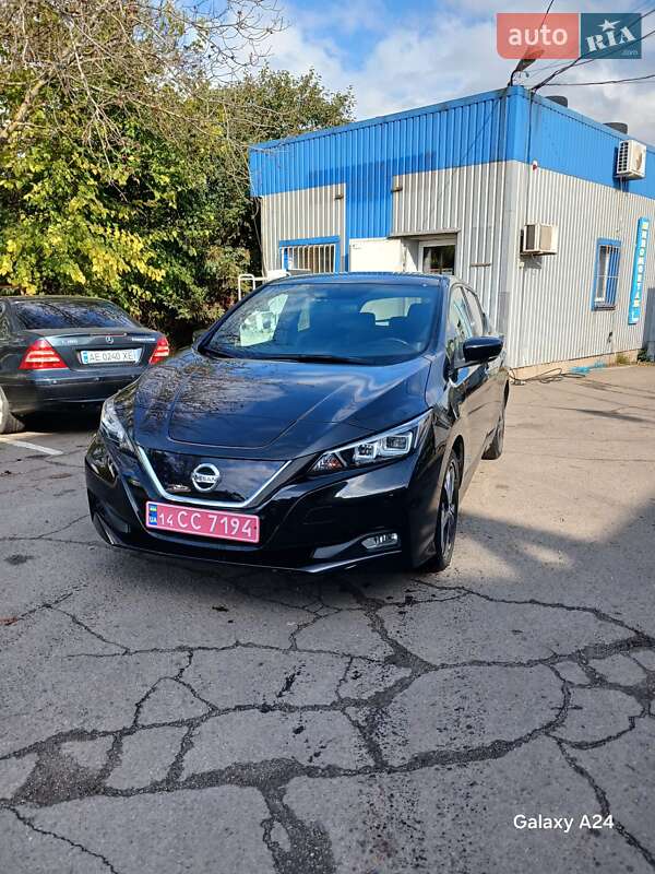 Хэтчбек Nissan Leaf 2019 в Кривом Роге фото Хэтчбек Nissan Leaf 2019 в Кривом Роге
