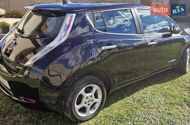 Хэтчбек Nissan Leaf 2014 в 