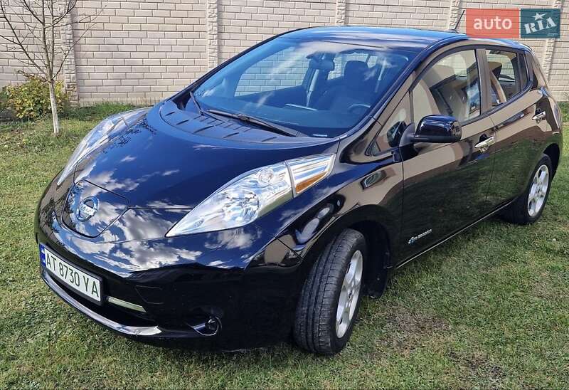 Хэтчбек Nissan Leaf 2014 в 