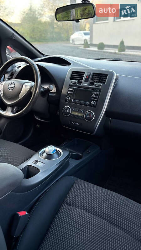 Хетчбек Nissan Leaf 2013 в Миколаєві