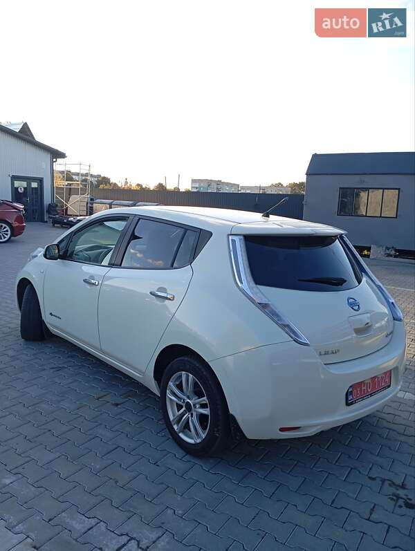 Хэтчбек Nissan Leaf 2012 в Владимире