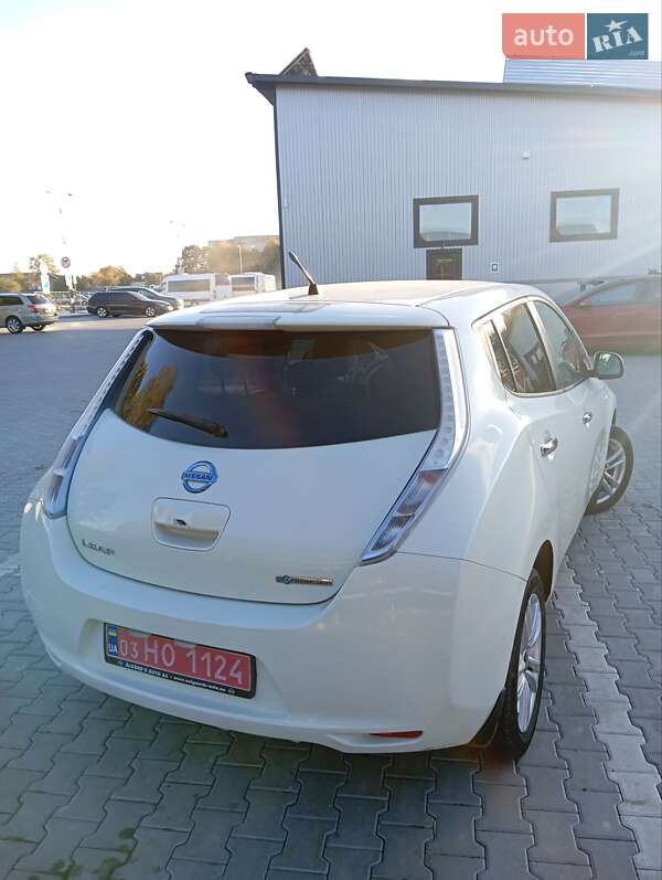 Хэтчбек Nissan Leaf 2012 в Владимире