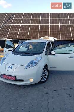 Хетчбек Nissan Leaf 2012 в 