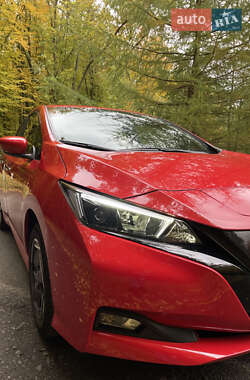 Хэтчбек Nissan Leaf 2022 в 