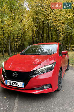 Хэтчбек Nissan Leaf 2022 в 