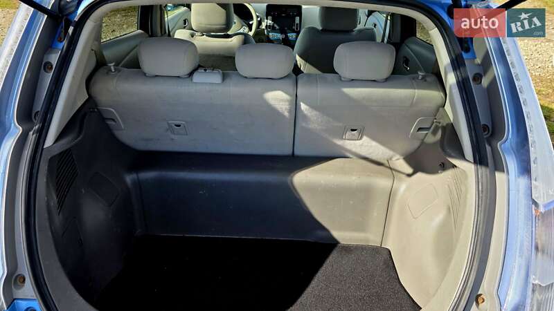 Хэтчбек Nissan Leaf 2012 в Калуше
