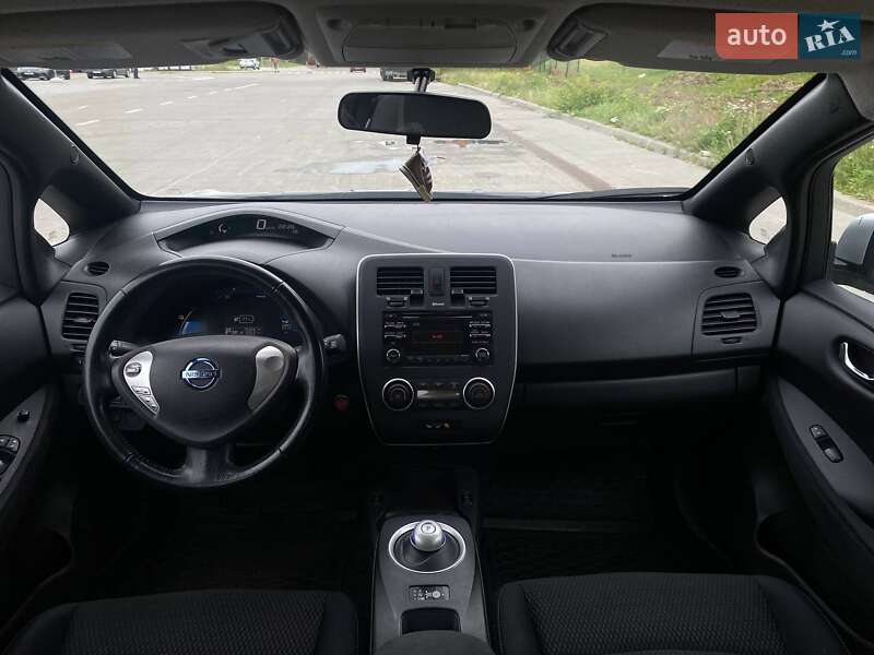 Хетчбек Nissan Leaf 2013 в Києві