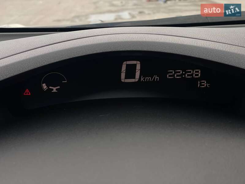 Хетчбек Nissan Leaf 2013 в Києві