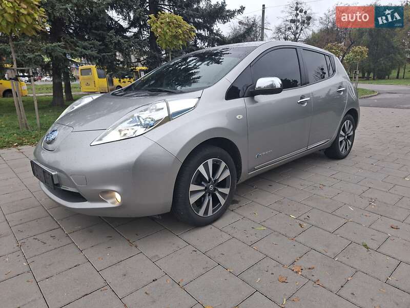 Хэтчбек Nissan Leaf 2016 в Виннице