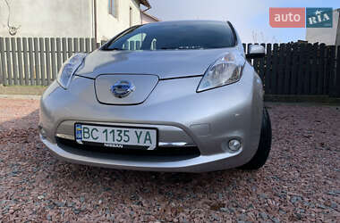 Хэтчбек Nissan Leaf 2013 в 