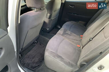 Хэтчбек Nissan Leaf 2013 в 