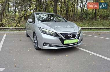 Хэтчбек Nissan Leaf 2019 в 
