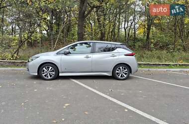 Хэтчбек Nissan Leaf 2019 в 