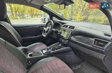 Хэтчбек Nissan Leaf 2019 в 