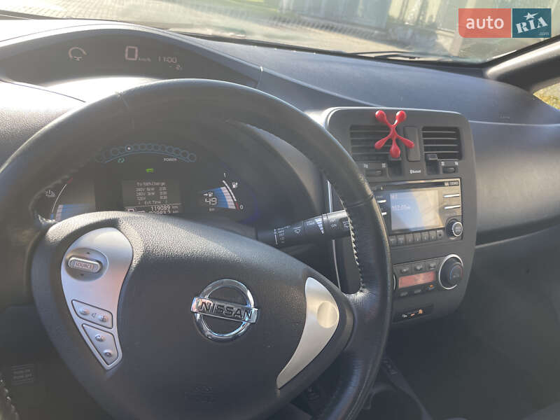 Хэтчбек Nissan Leaf 2013 в Золочеве