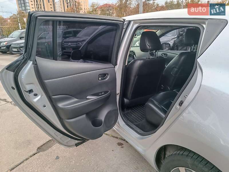 Хетчбек Nissan Leaf 2016 в Харкові