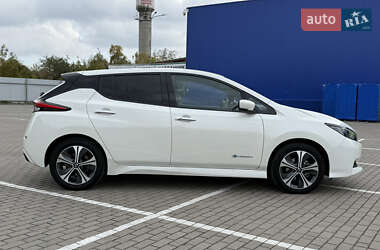 Хэтчбек Nissan Leaf 2020 в 
