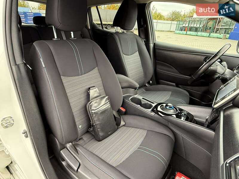 Хетчбек Nissan Leaf 2020 в Дубні