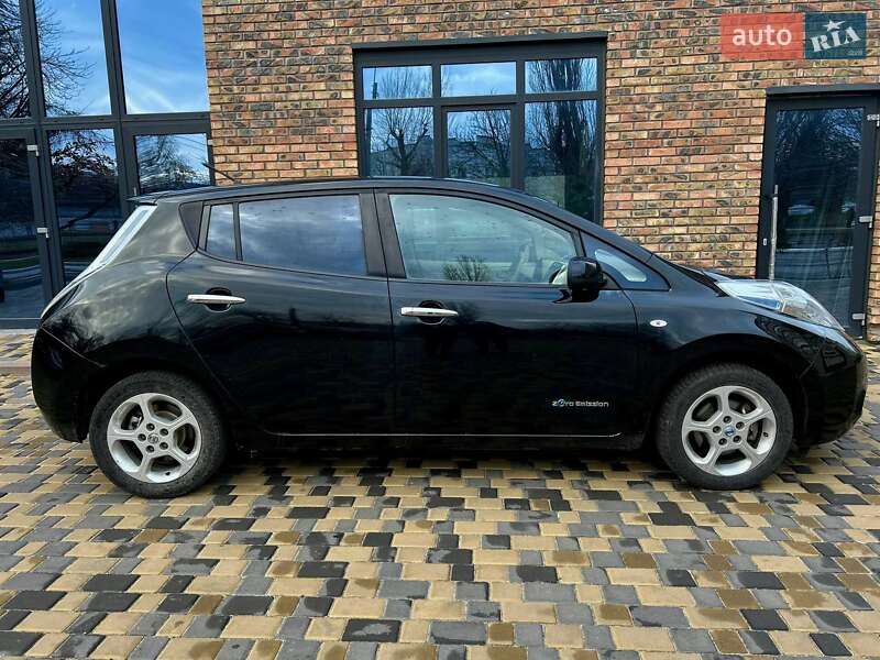 Хэтчбек Nissan Leaf 2012 в Кременчуге