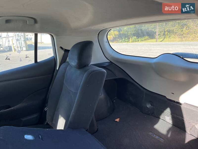 Хэтчбек Nissan Leaf 2013 в Днепре