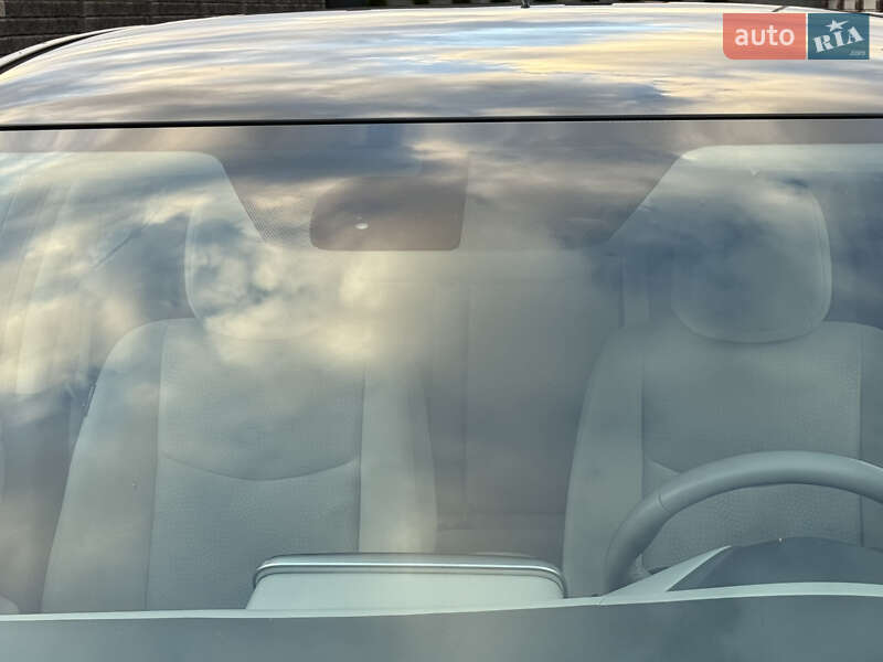 Хэтчбек Nissan Leaf 2014 в Ровно