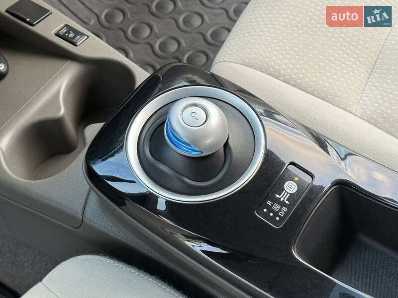 Хэтчбек Nissan Leaf 2014 в Ровно