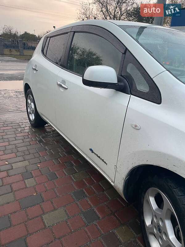Хетчбек Nissan Leaf 2012 в Перещепині