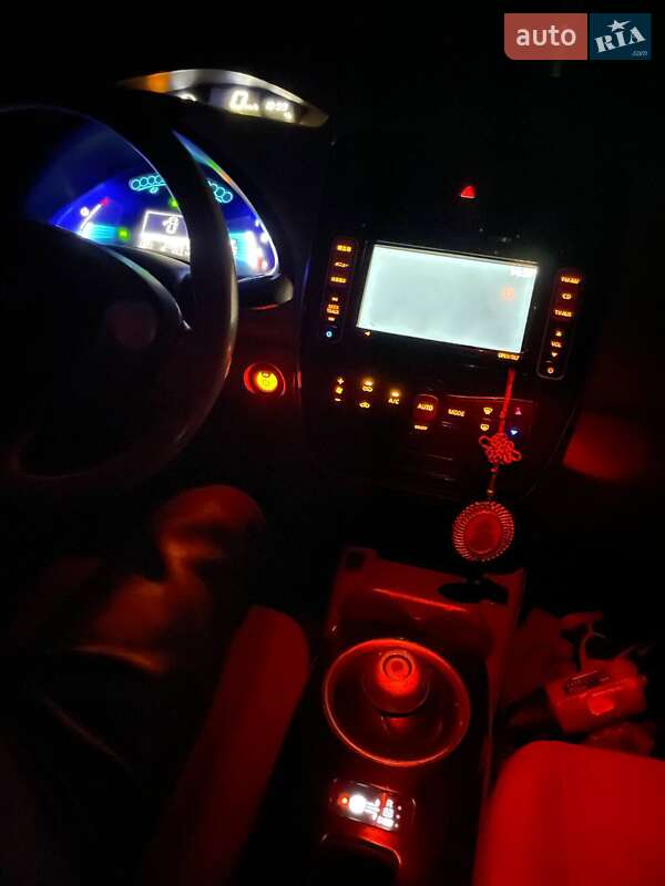 Хетчбек Nissan Leaf 2012 в Перещепині