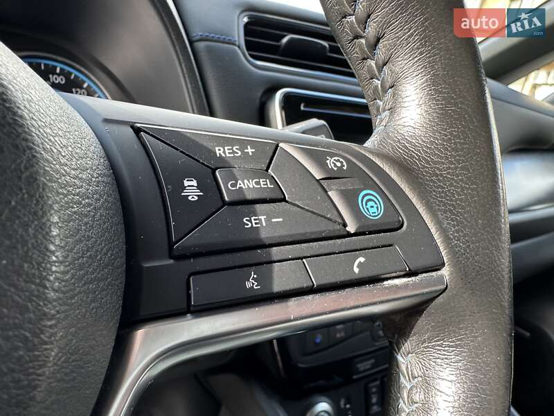 Хэтчбек Nissan Leaf 2018 в Хмельницком