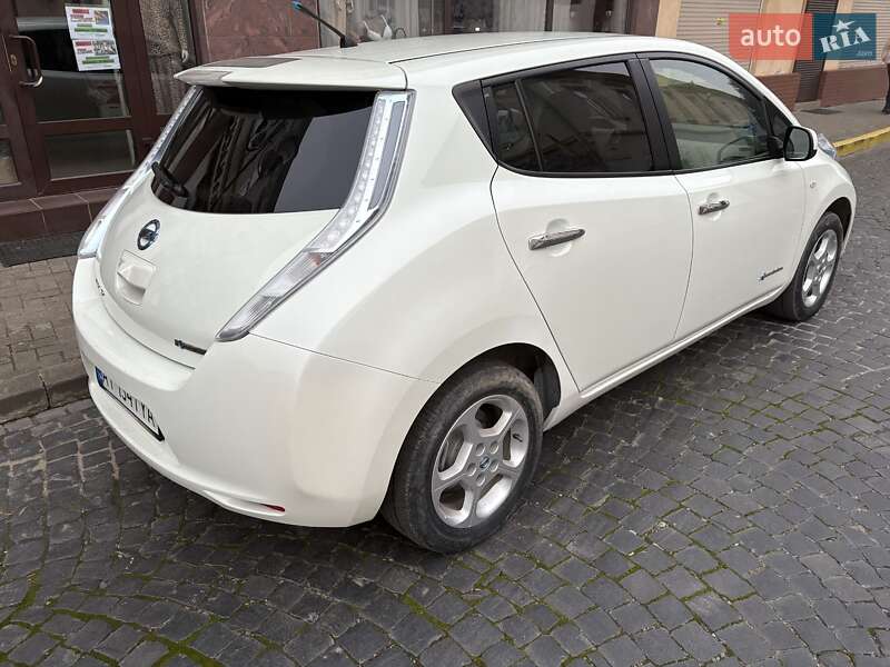 Хэтчбек Nissan Leaf 2012 в Коломые